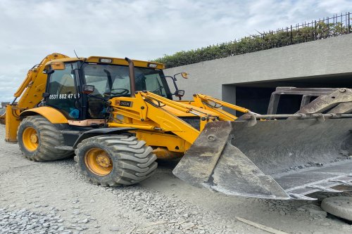 İŞ MAKİNESİ KİRALAMA